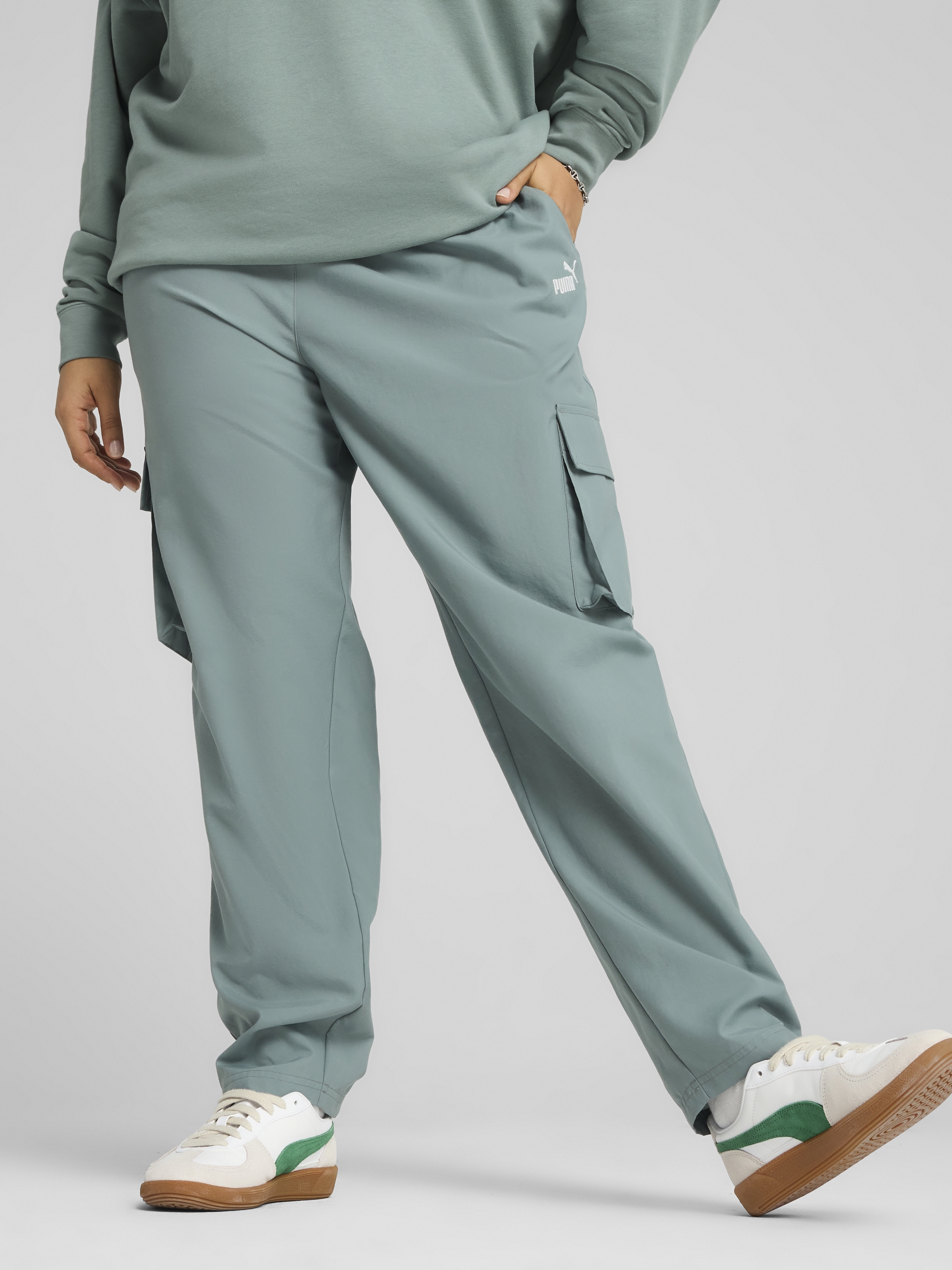 Акція на Спортивні штани жіночі Puma Ess Small No. 1 Logo Woven Cargo Pants Op 68497830 S Green Moon від Rozetka