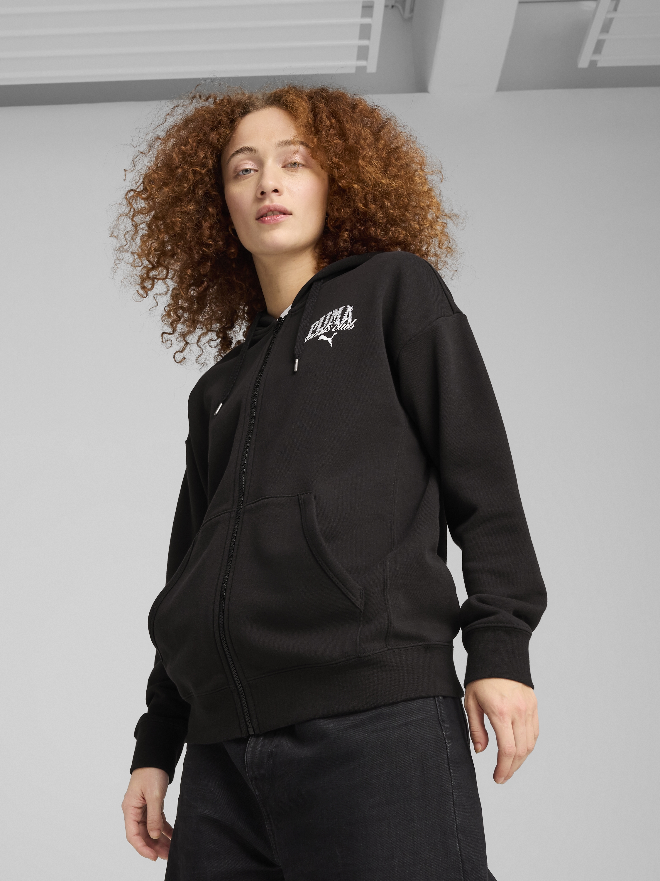 Акція на Толстовка на блискавці з капюшоном жіноча Puma Class Relaxed Full-Zip Hoodie Tr 68503301 XS Black від Rozetka