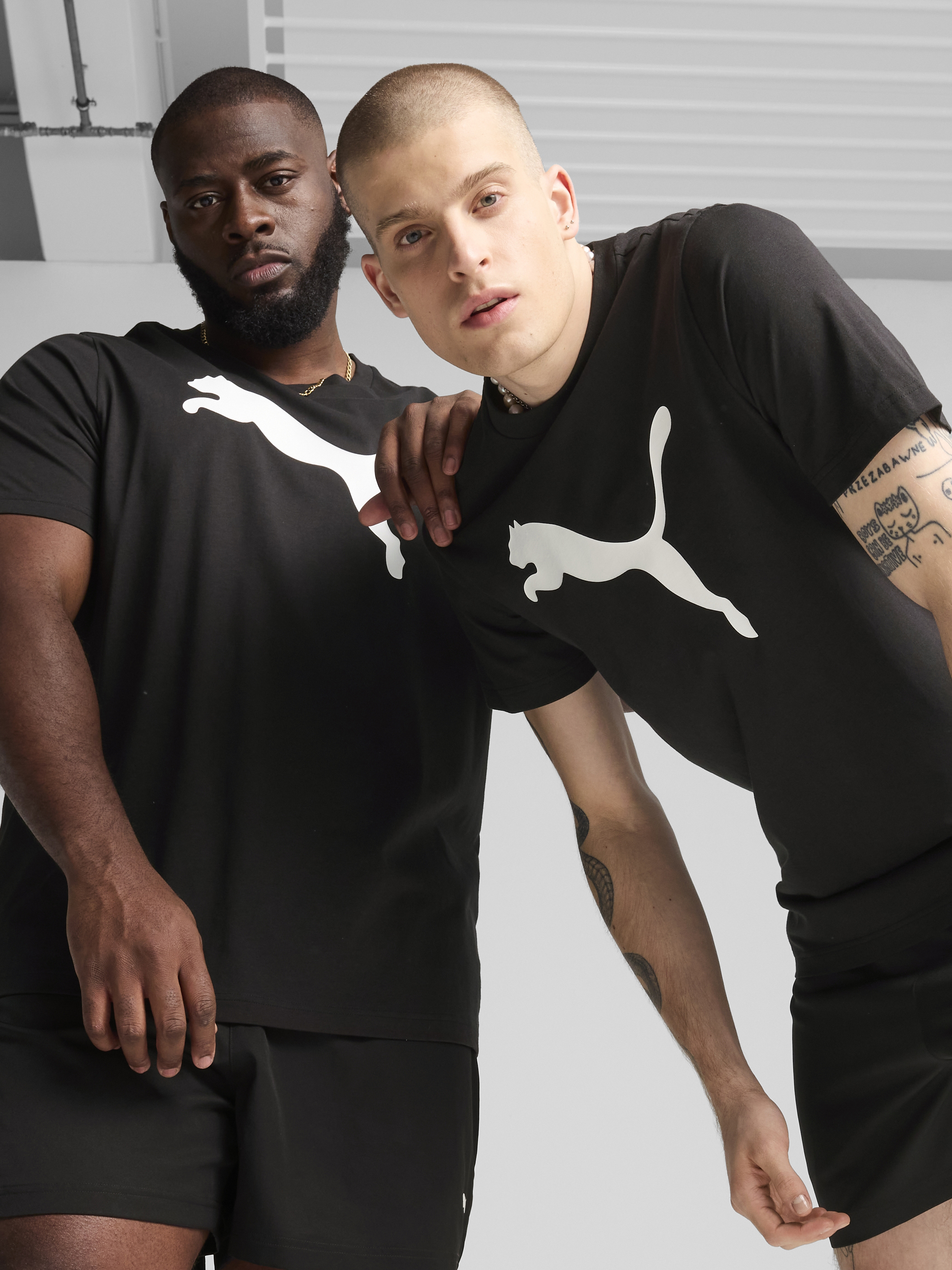 Акція на Футболка бавовняна довга чоловіча Puma Ess Tee 68253601 XL Black з принтом від Rozetka