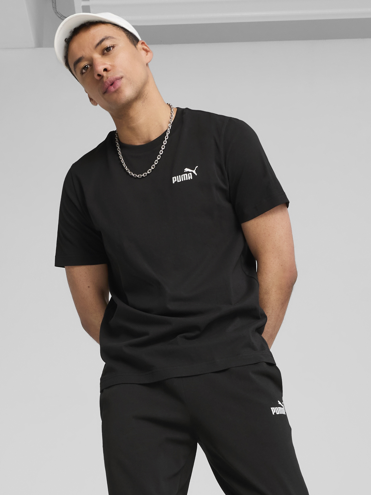 Акція на Футболка бавовняна довга чоловіча Puma Ess Small No. 1 Logo Tee 68253401 2XL Black від Rozetka