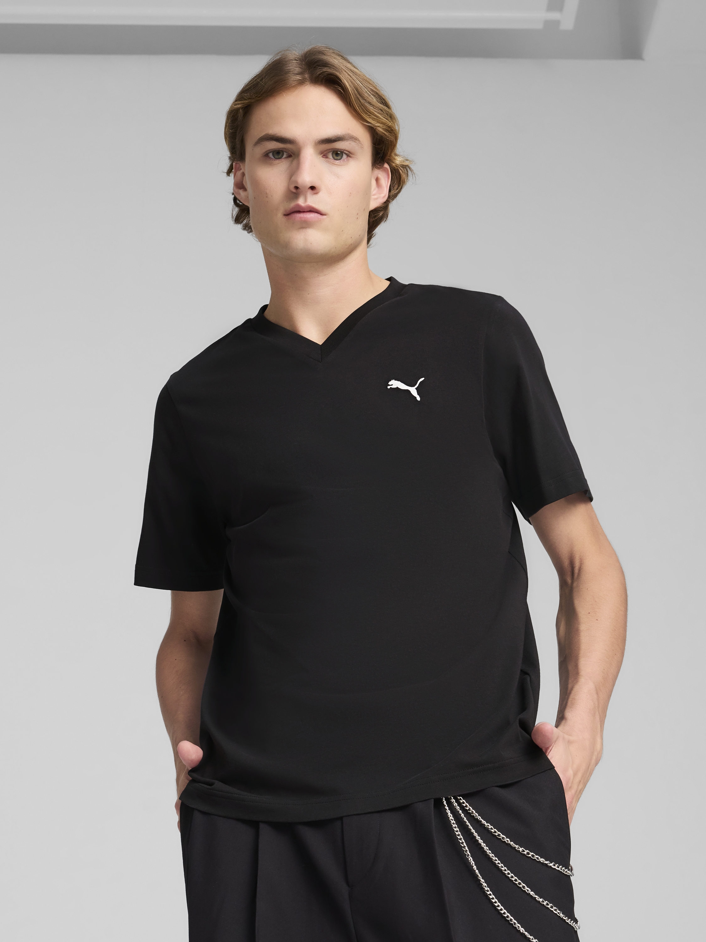 Акція на Футболка бавовняна довга чоловіча Puma Ess V-Neck Tee 68254801 S Black від Rozetka