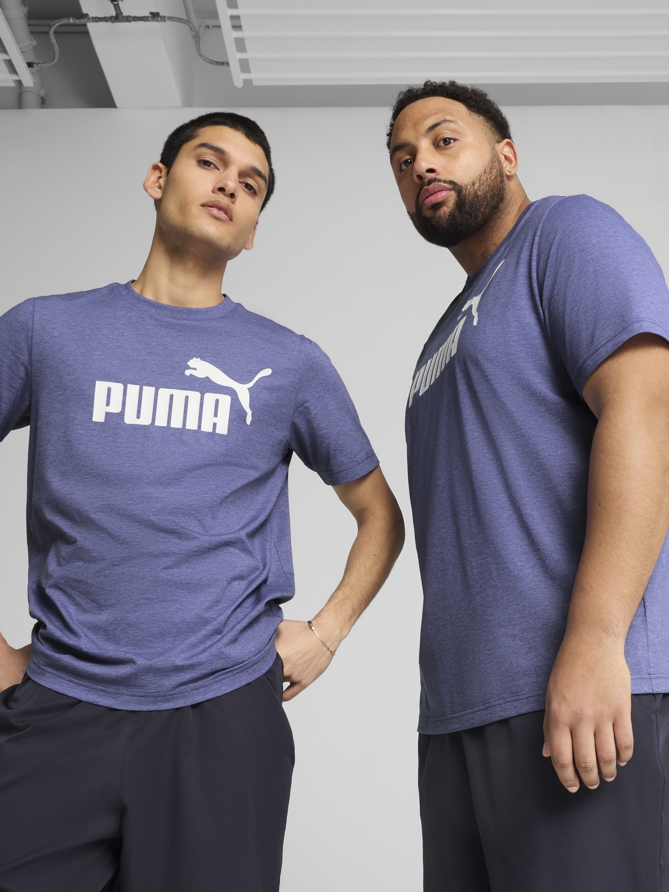 Акція на Футболка бавовняна довга чоловіча Puma Ess No. 1 Logo Heather Tee (S) 68255146 M Blue Crystal з принтом від Rozetka