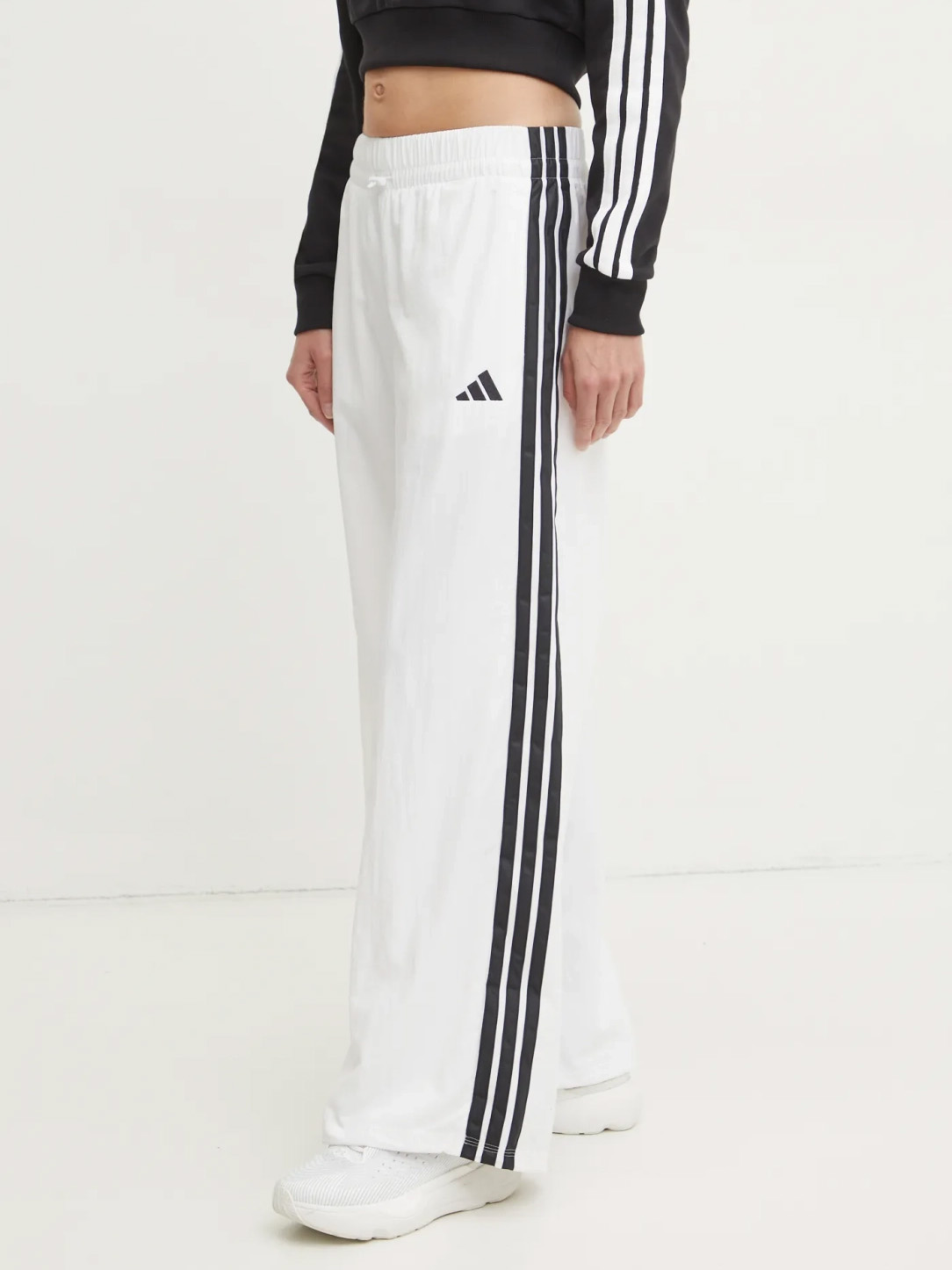 Акція на Спортивні штани жіночі Adidas W 3S Wv Pt JE1307 XS White/Black від Rozetka