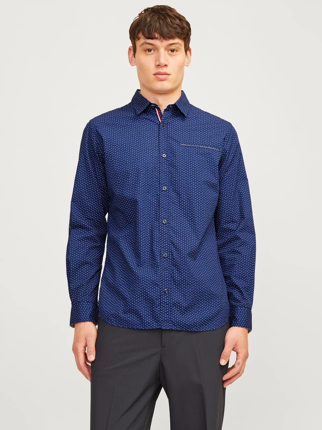 Сорочка бавовняна чоловіча Jack & Jones 12235969 M Синя від Rozetka на платформі USKIDKA Акція на Сорочка бавовняна чоловіча Jack & Jones 12235969 M Синя від Rozetka