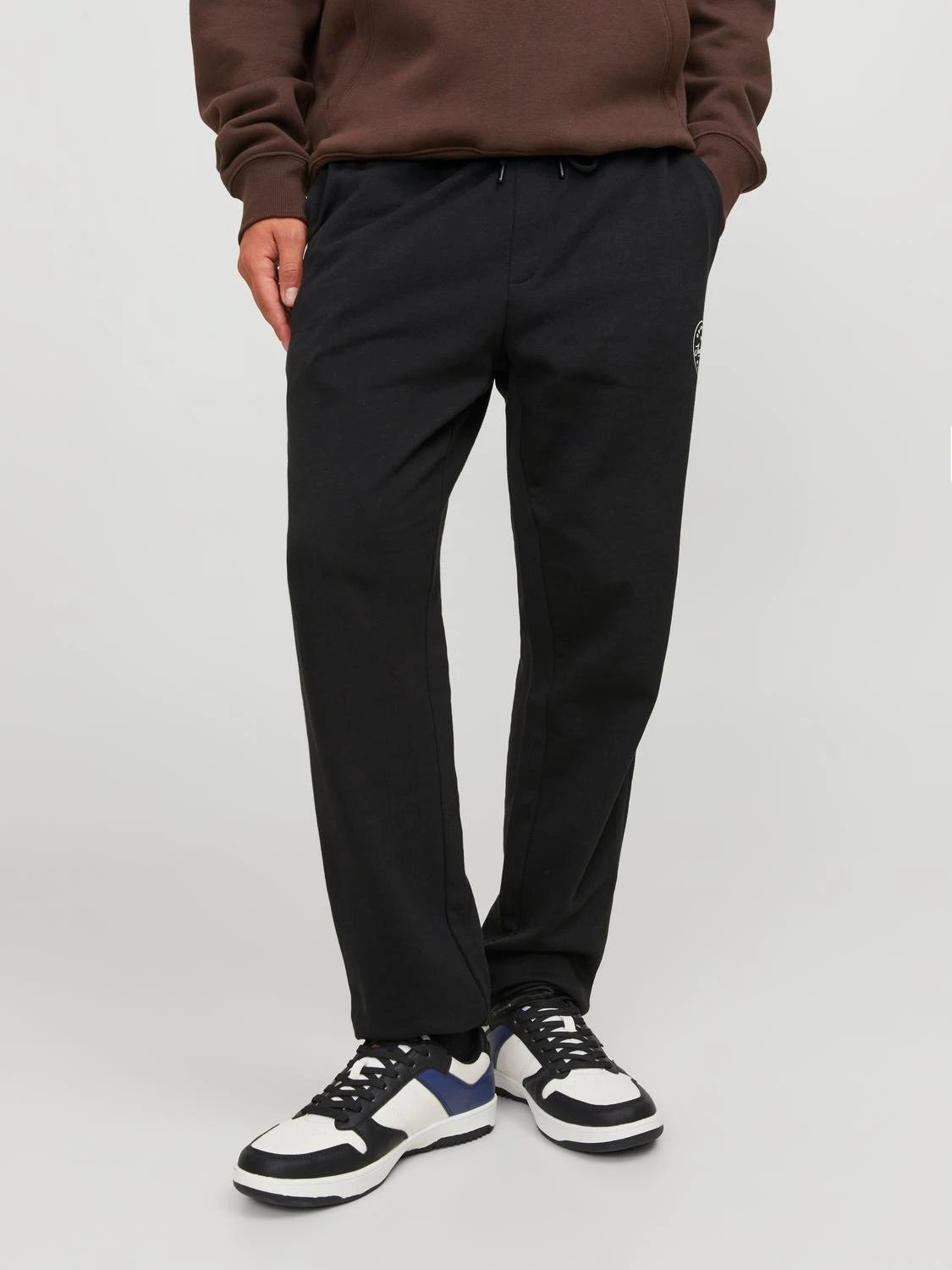 Спортивні штани чоловічі Jack & Jones 12165322-3 2XL Чорні від Rozetka на платформі USKIDKA Акція на Спортивні штани чоловічі Jack & Jones 12165322-3 2XL Чорні від Rozetka
