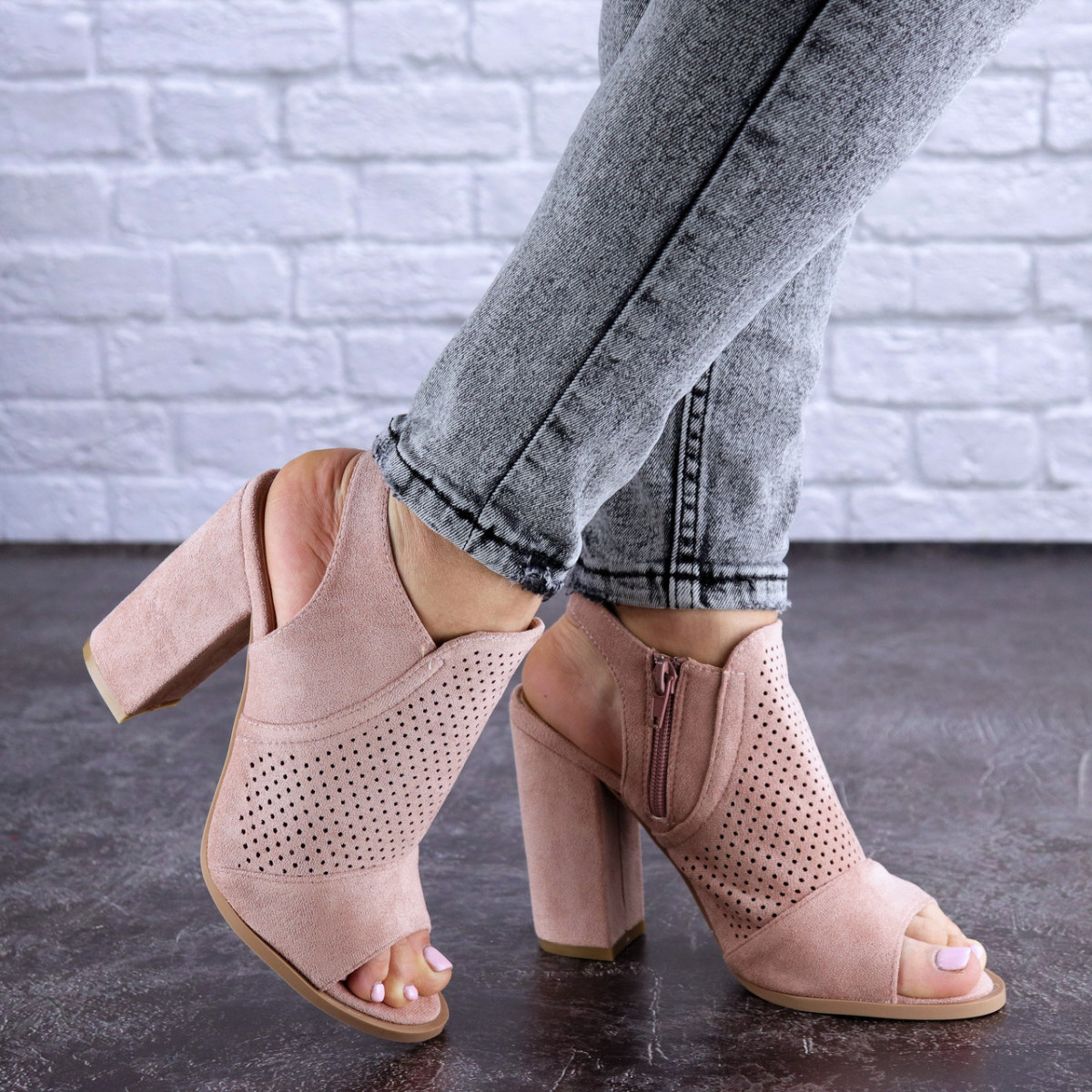 

Женские босоножки на каблуке Fashion Mildred 1720 39 размер 25 см Бежевый