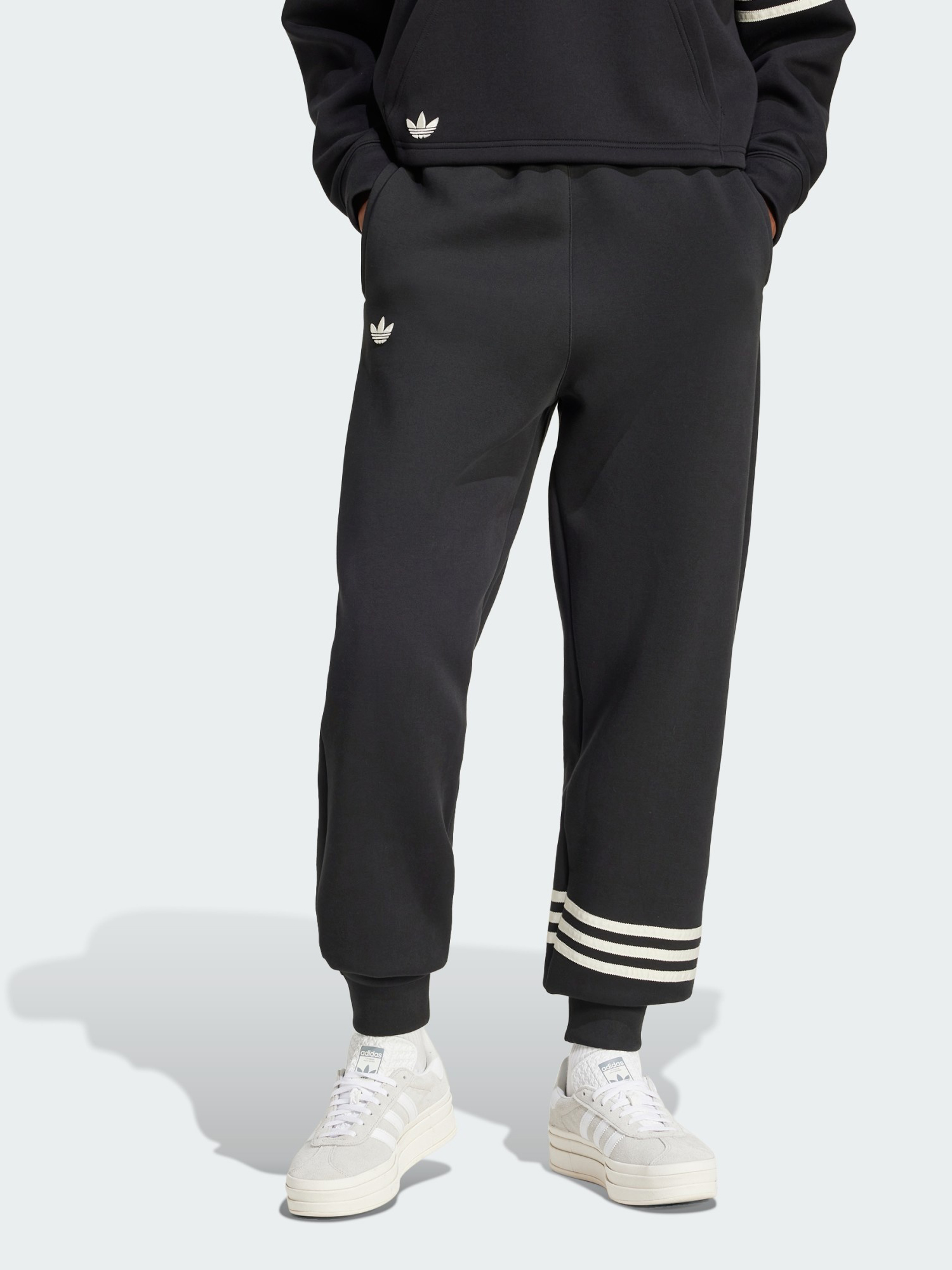 Спортивні штани жіночі Adidas Originals Neucl Swtpant JI8505 M Black/Crewht від Rozetka на платформі USKIDKA Акція на Спортивні штани жіночі Adidas Originals Neucl Swtpant JI8505 M Black/Crewht від Rozetka