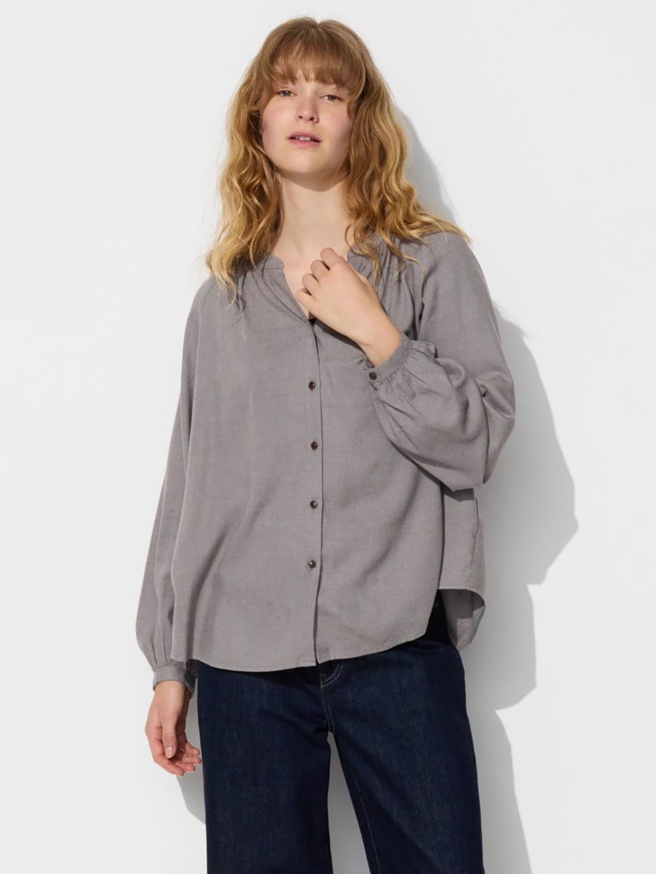 Акція на Сорочка оверсайз жіноча Uniqlo 259474216 XS Сіра від Rozetka