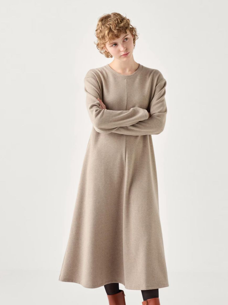 Акція на Сукня міді осіння жіноча Uniqlo 706421597 S Бежева від Rozetka