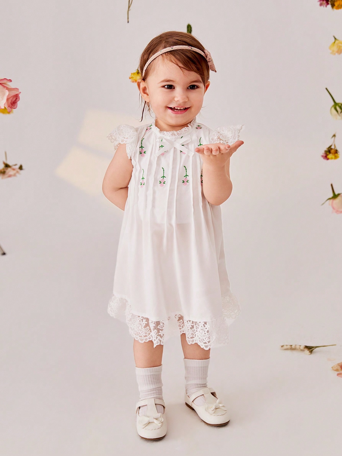 Дитяча літня сукня для дівчинки SHEIN GD-00140544 68-74 см Біла від Rozetka на платформі USKIDKA Акція на Дитяча літня сукня для дівчинки SHEIN GD-00140544 68-74 см Біла від Rozetka