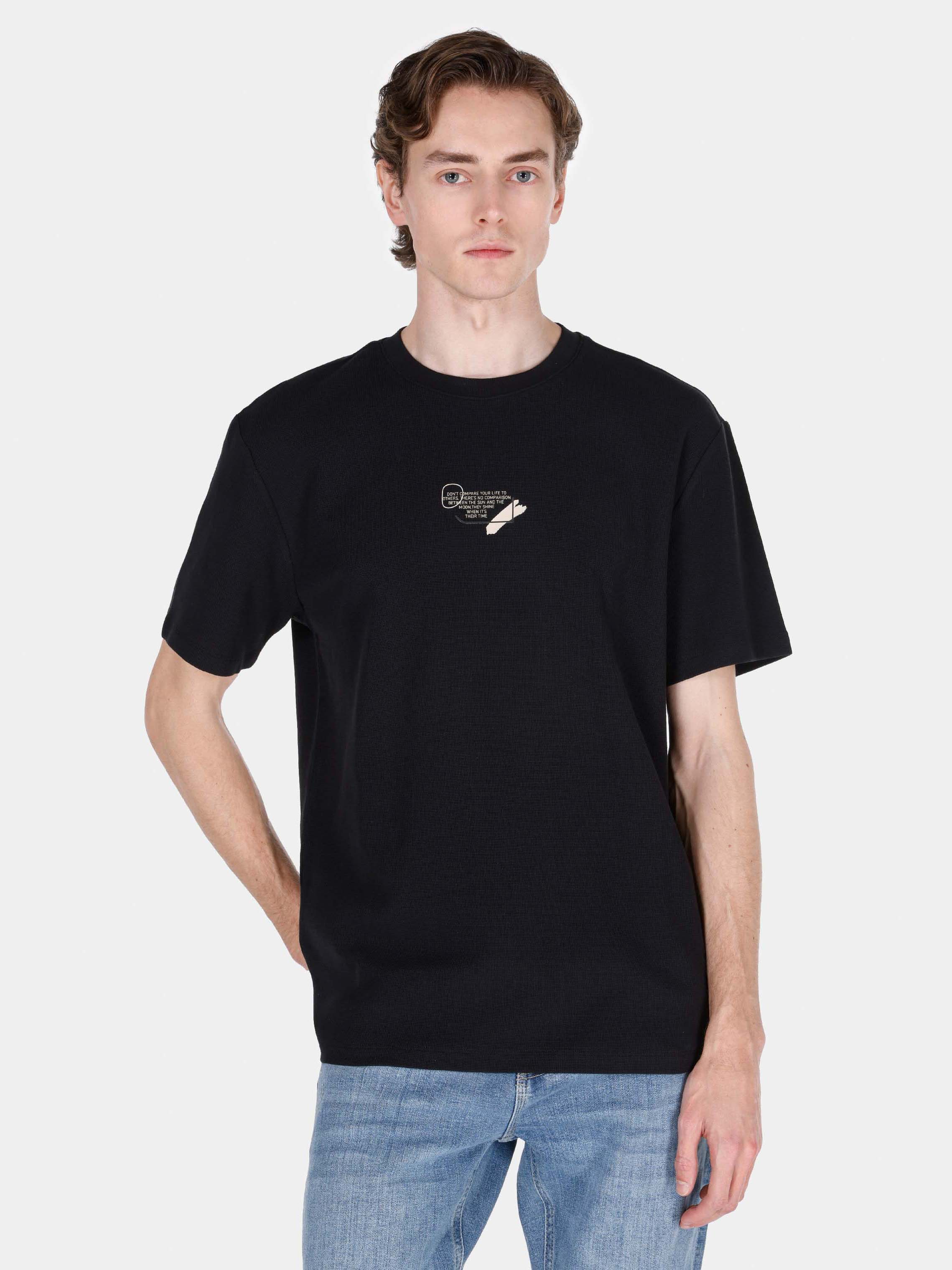 Акція на Футболка бавовняна довга чоловіча Colin's CL1072852BLK S Black з принтом від Rozetka
