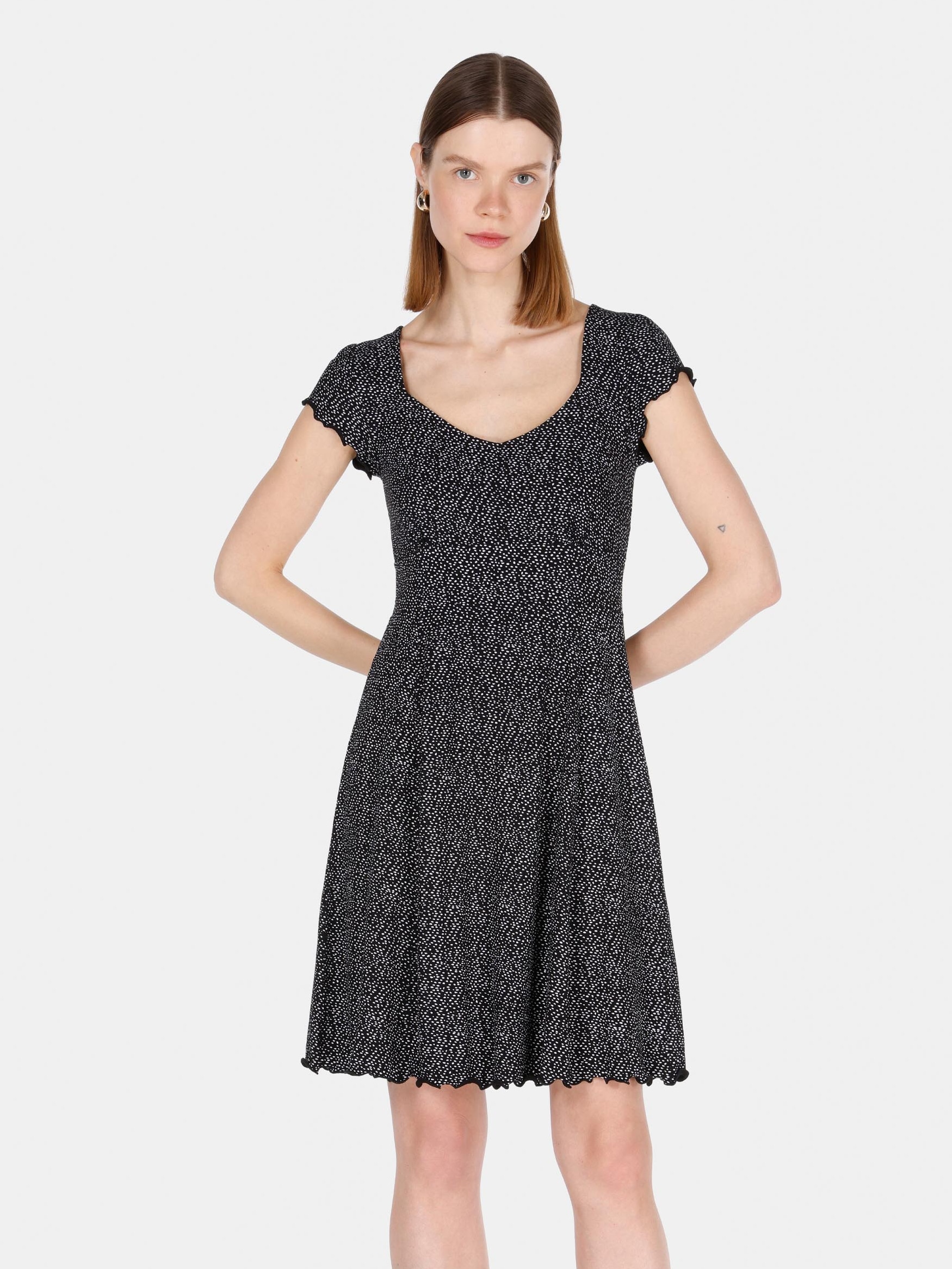 Акція на Сукня коротка літня жіноча Colin's CL1073260BLK XS Black від Rozetka