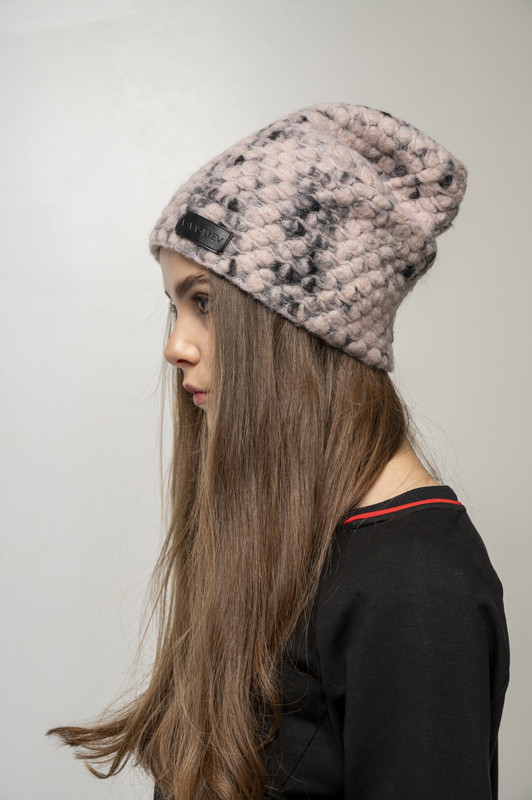 

Шапка VASILYEV Felted Wool One size Пудра с черным двойная с подкладкой женская