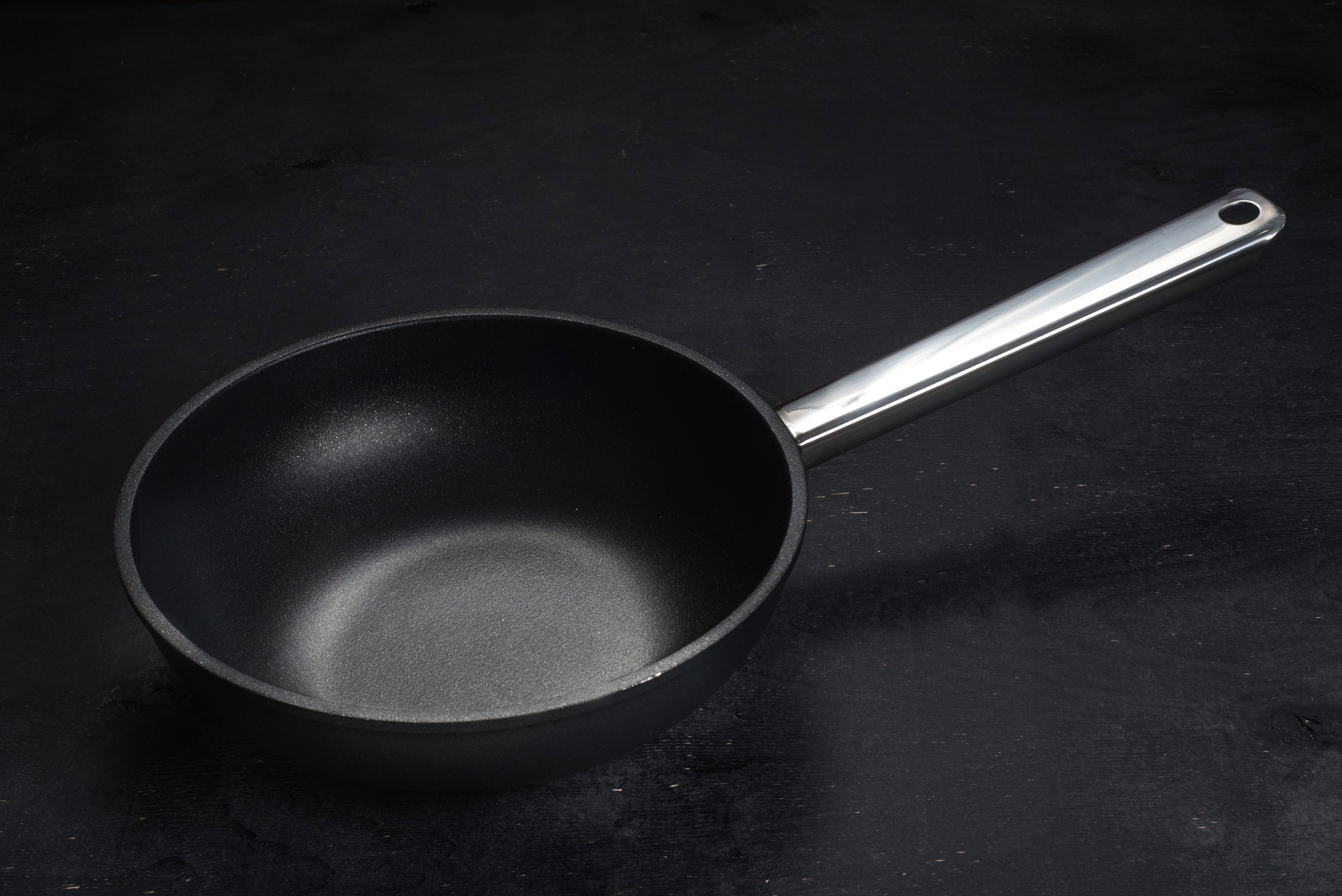 

Сковородка AMT Sauteuse 24 см h-6 см 624-E-Z4
