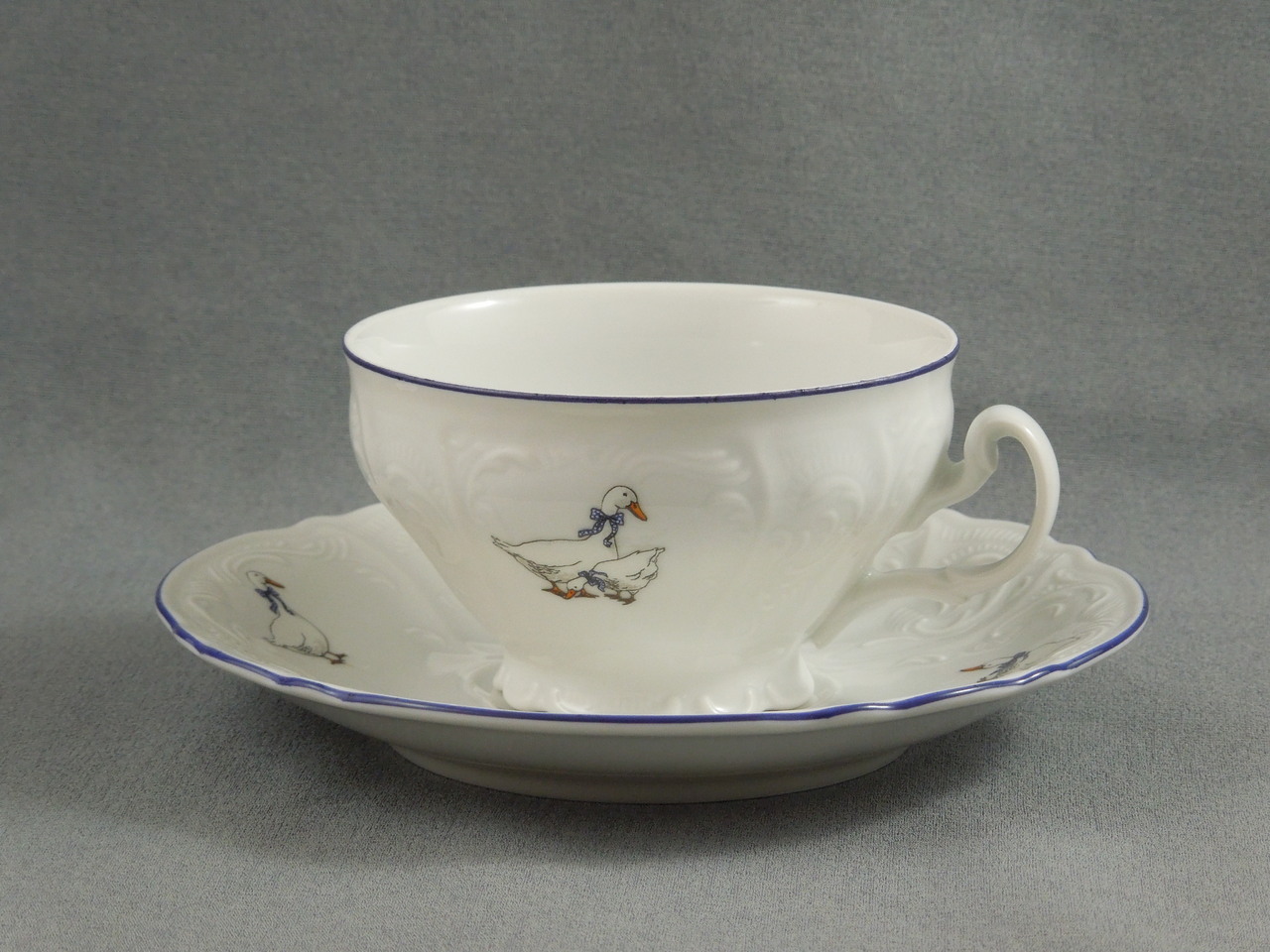 

Набор чайных чашек низких Thun Bernadotte 5936B51 205мл