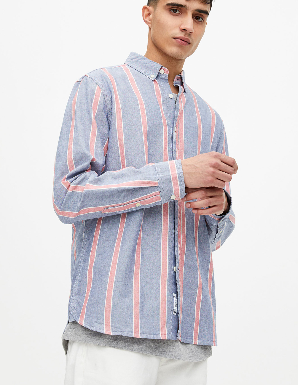 

Рубашка д/р PULL & BEAR М0105722 (5470/520/400) цвет голубой-розовый S
