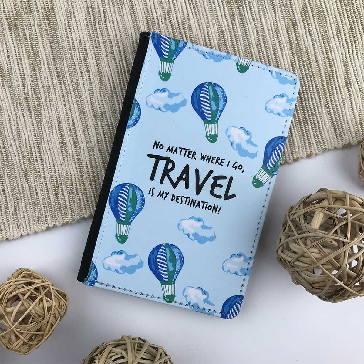 

Обложка для паспорта с дизайном TRAVEL