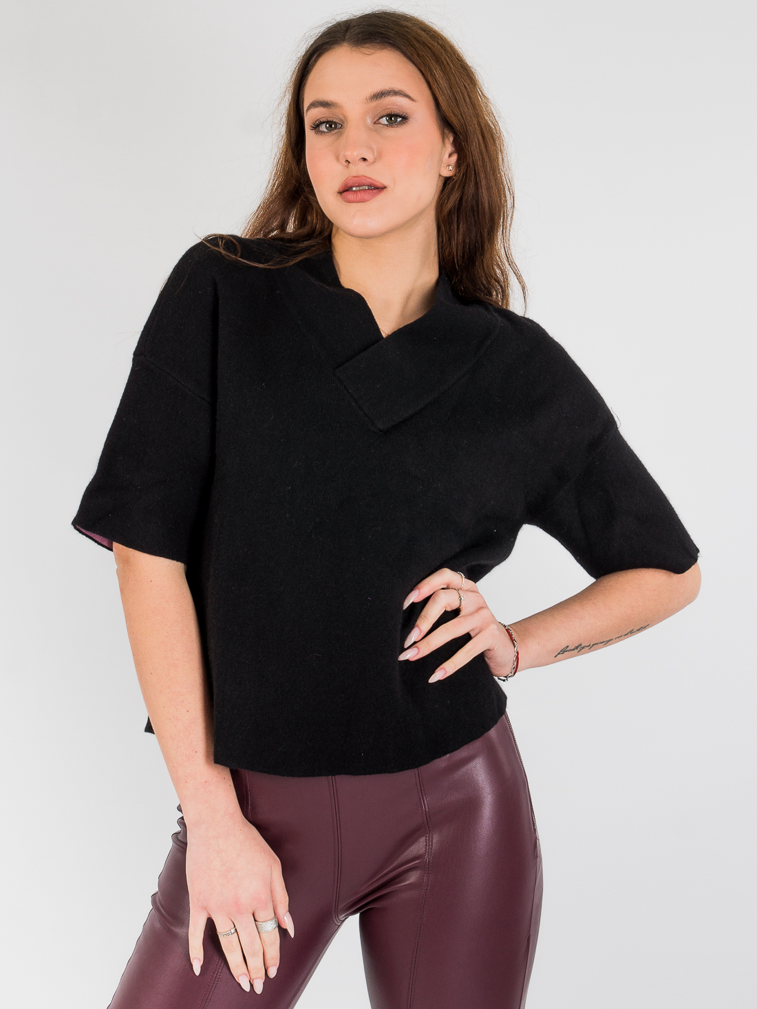 

Укороченный свитер с V-образным вырезом Vero Moda 316413512  Черный, Укороченный свитер с V-образным вырезом Vero Moda 316413512 M Черный