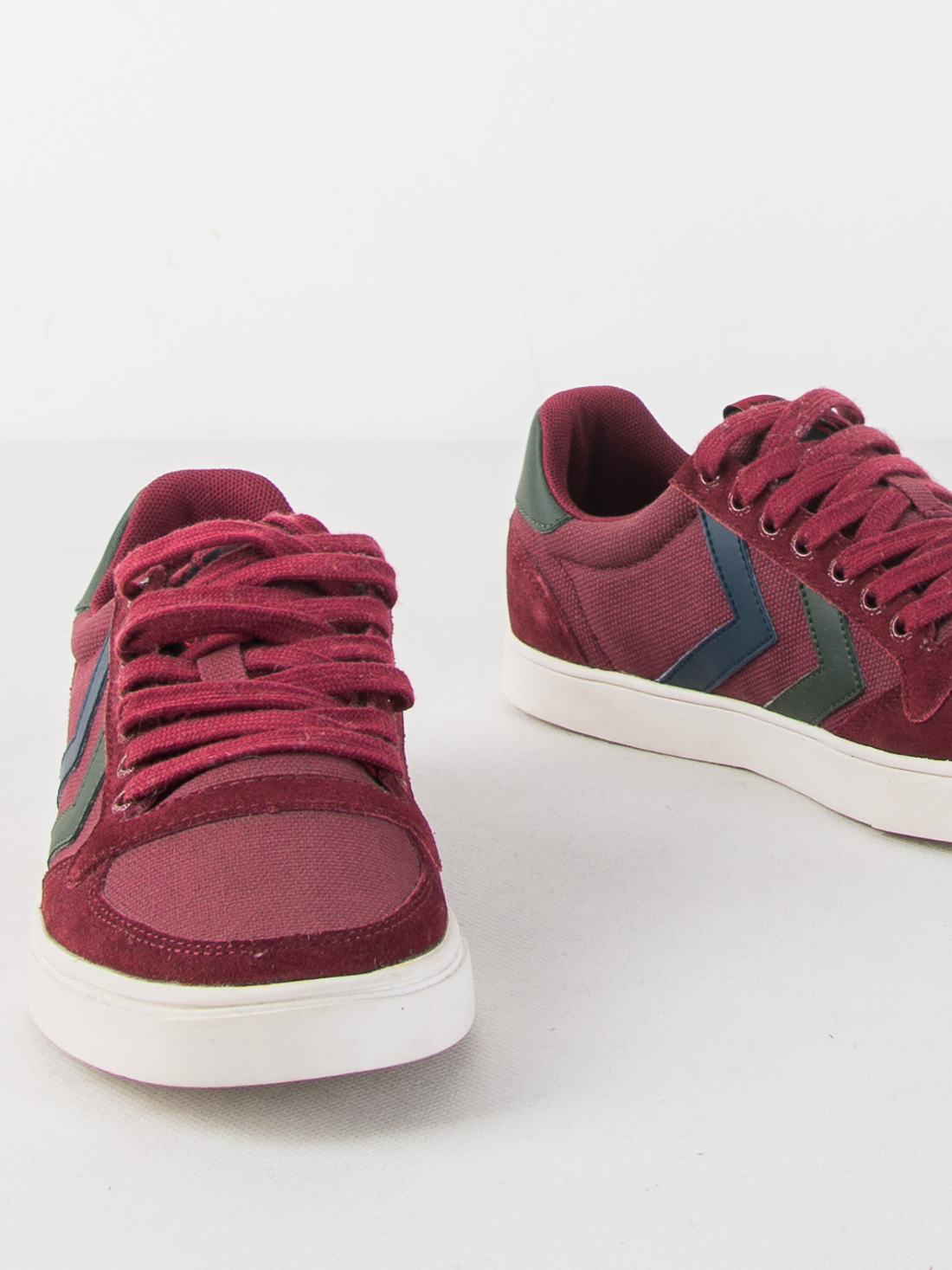 

Сникеры Hummel Z/A/NA/0909-7 37 (7015137) Бордовый
