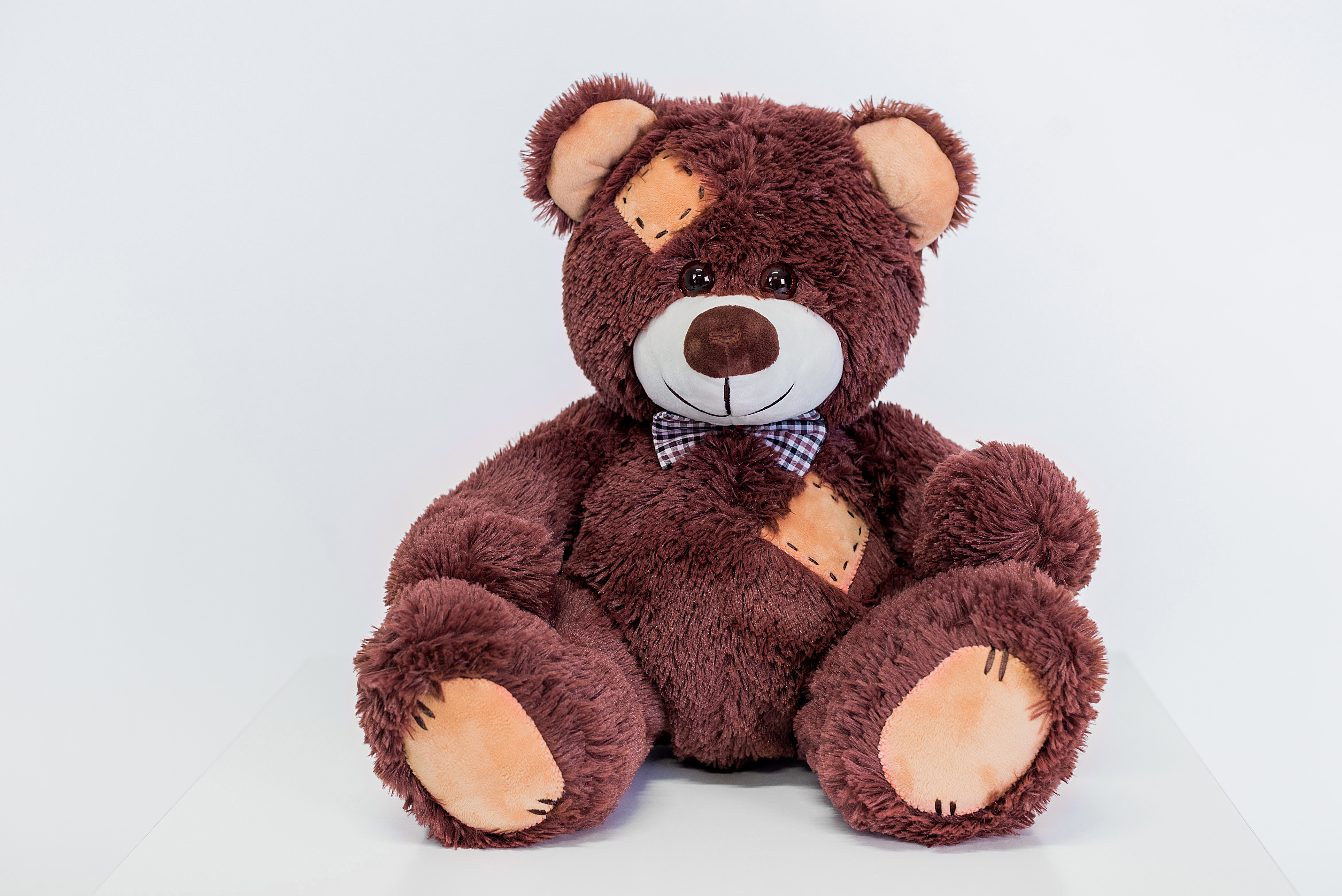 

Плюшевый мишка UToys Теодор 65 см шоколадный