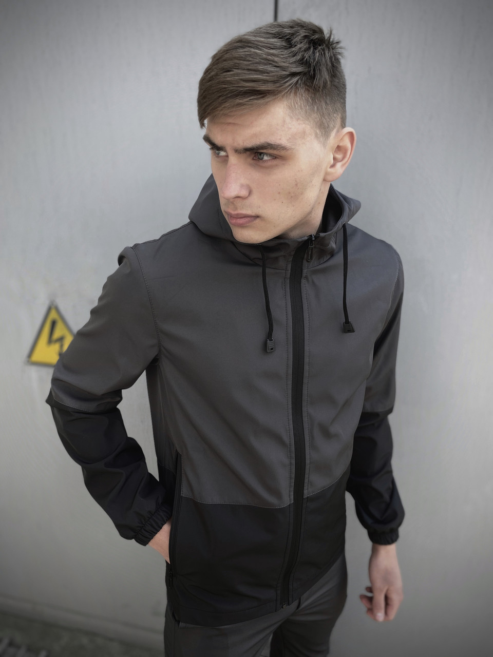 

Мужской демисезонный костюм Intruder Softshell Light куртка серо-черная штаны синие L (001SAG 0172)