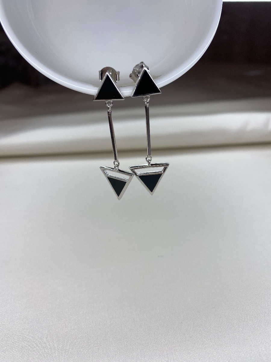 

Серьги-гвоздики из серебра Adali двойной треугольник 3.55 г
