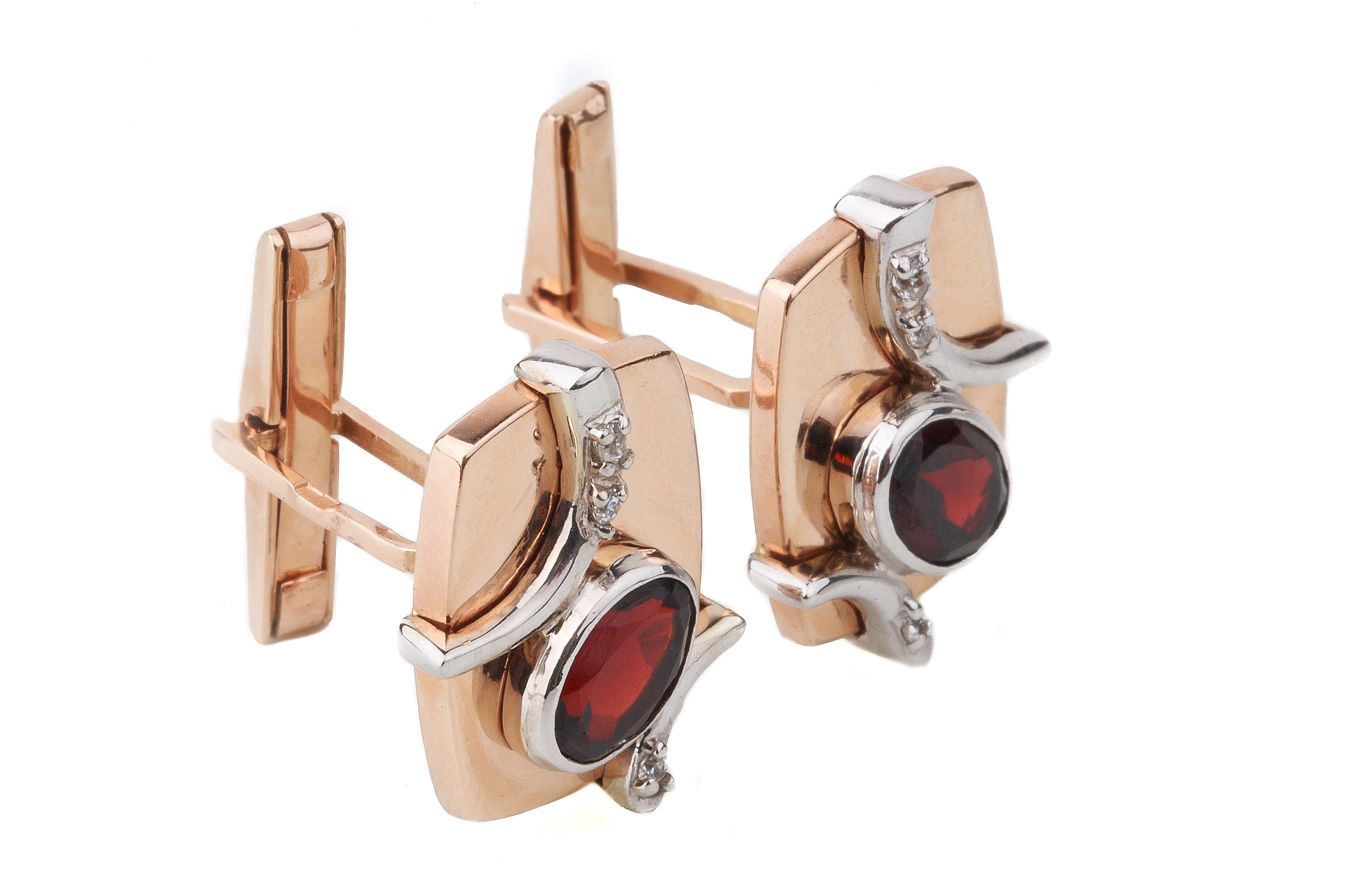 

Золотые запонки с гранатом и фианитами 20001 Диамант