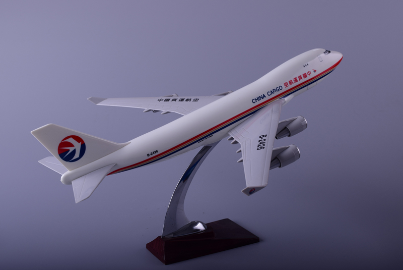 

Модель грузового самолета Shantou Tongde Boeing 747 China Cargo 40см