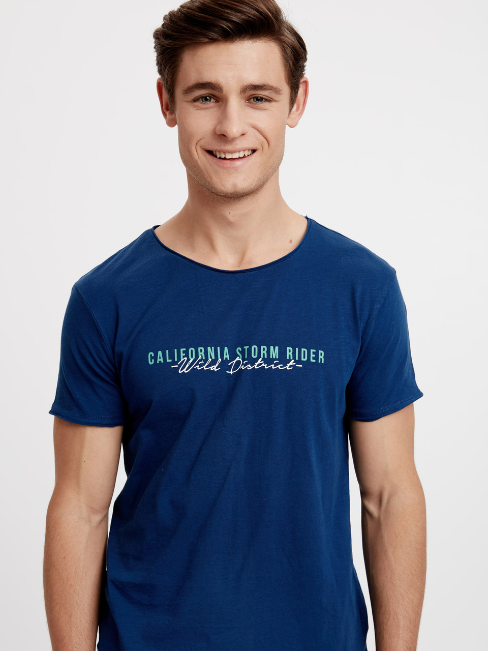 

Футболка LC Waikiki  Синяя (LCW T-shirt -1362-1, Футболка LC Waikiki M Синяя (LCW T-shirt -1362-1)