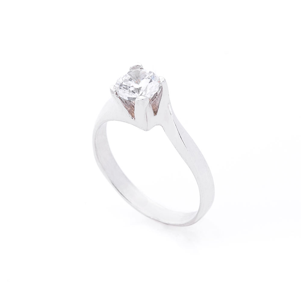 

Серебряное кольцо ОНИКС с фианитом 18 мм (вес 2.5 г) модели пр-11926-2,5-18