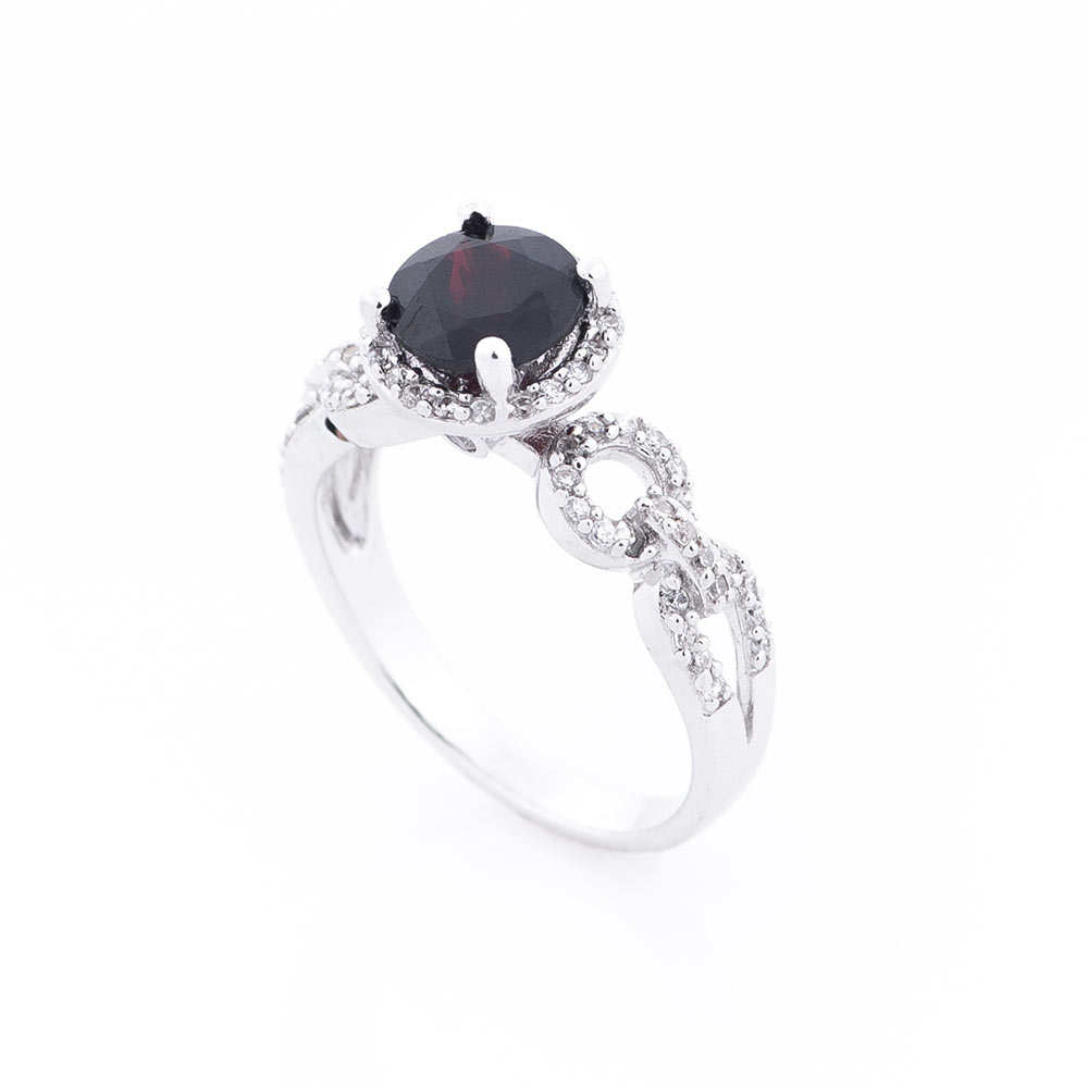 

Серебряное кольцо ОНИКС 18 мм (вес 3.8 г) модели пр-111175-3,8-18