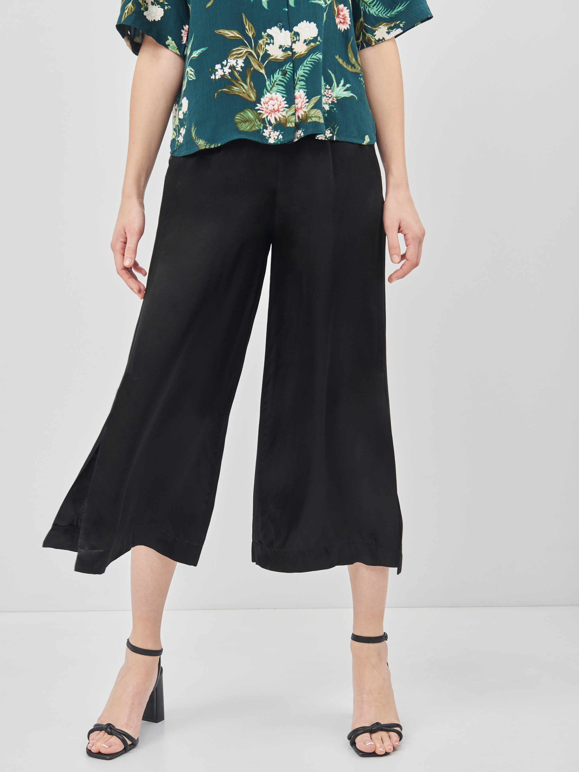 

Брюки-кюлоты Bershka 5082-168_800 XS Черные