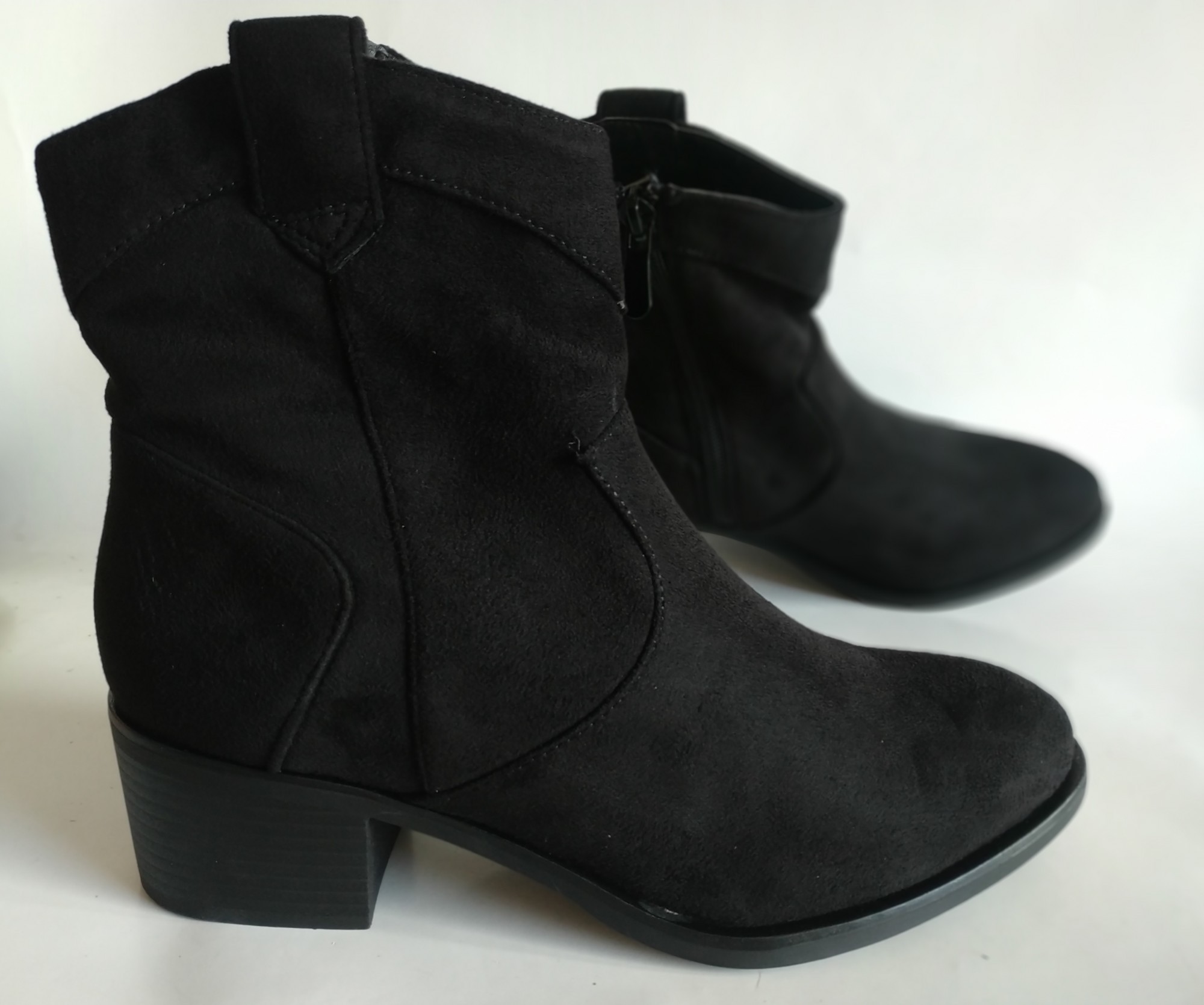 

Ботильони CH.Creation BM295 black 193099 36 23 см