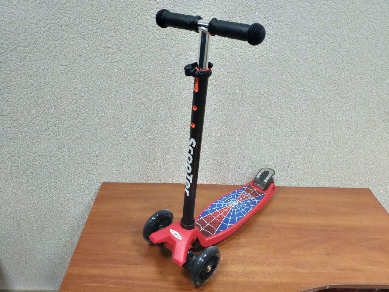 

Детский самокат Scooter Premium,Р 0072R, MAXI, человек-паук, красный