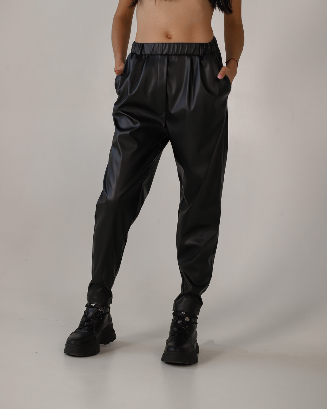 

Брюки деми Wear me штаны женские кожаные  Чёрный 2w/17/29, Брюки деми Wear me штаны женские кожаные XS Чёрный 2w/17/29