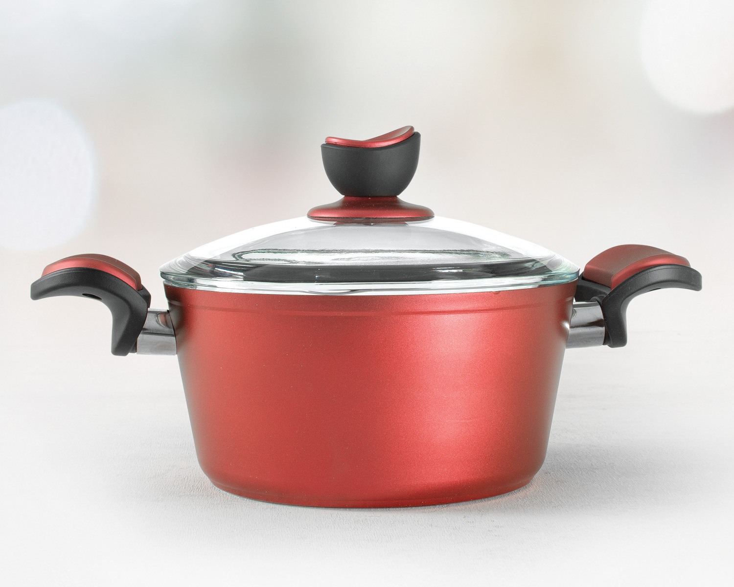 

Кастрюля Casa Royal Elite Titanium с антипригарным покрытием Bio Titanium 20 см Красная