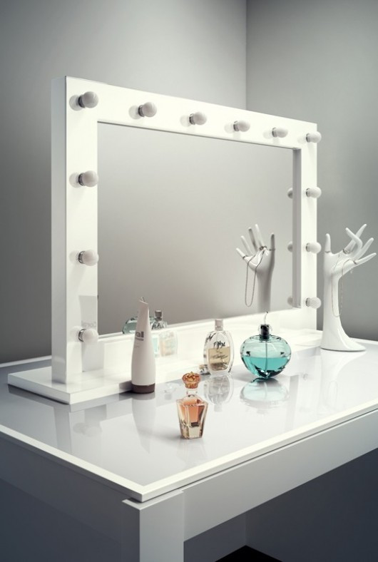 

Зеркало гримерное для макияжа HOLLYWOOD Mirrors 100х70 настольный Белый глянцевый P (hmr2-15)