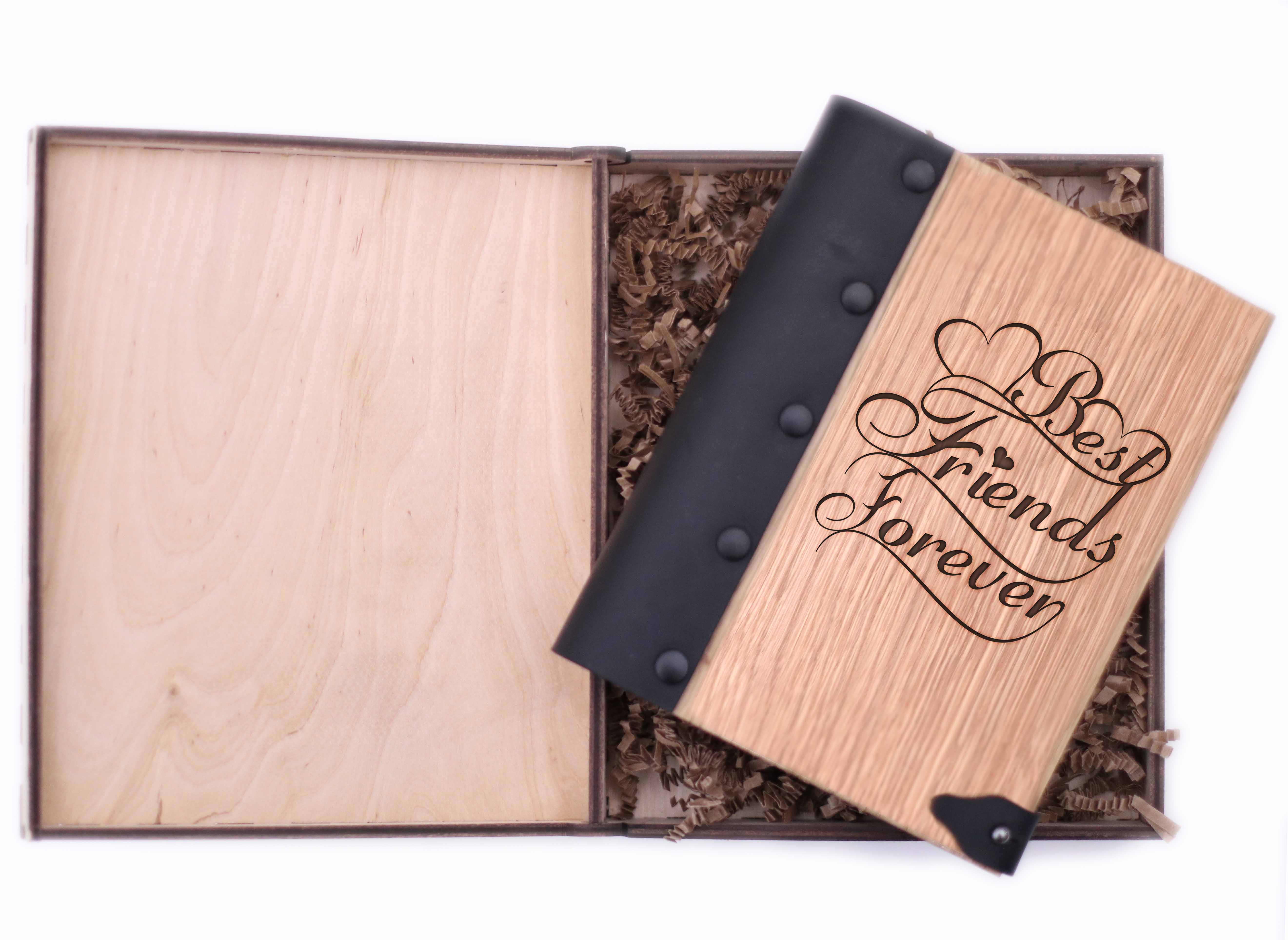 

Блокнот WOODEN NOTEBOOK Best Friends Forever Деревянная обложка А6 в точку 80 листов (WN0050)