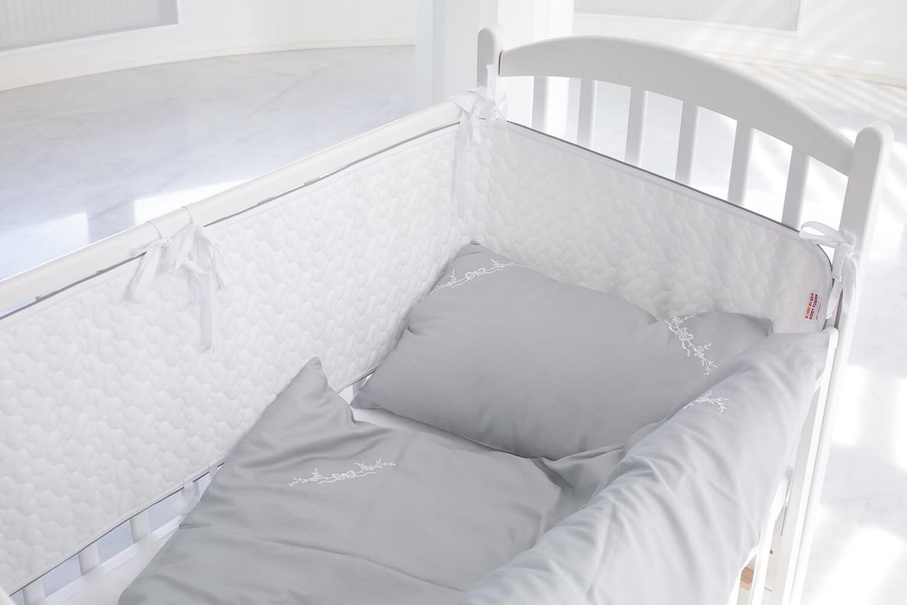 

Комплект постельного белья Kiddy Fusion Сатин с вышитым вензелем 100х140 см Серый