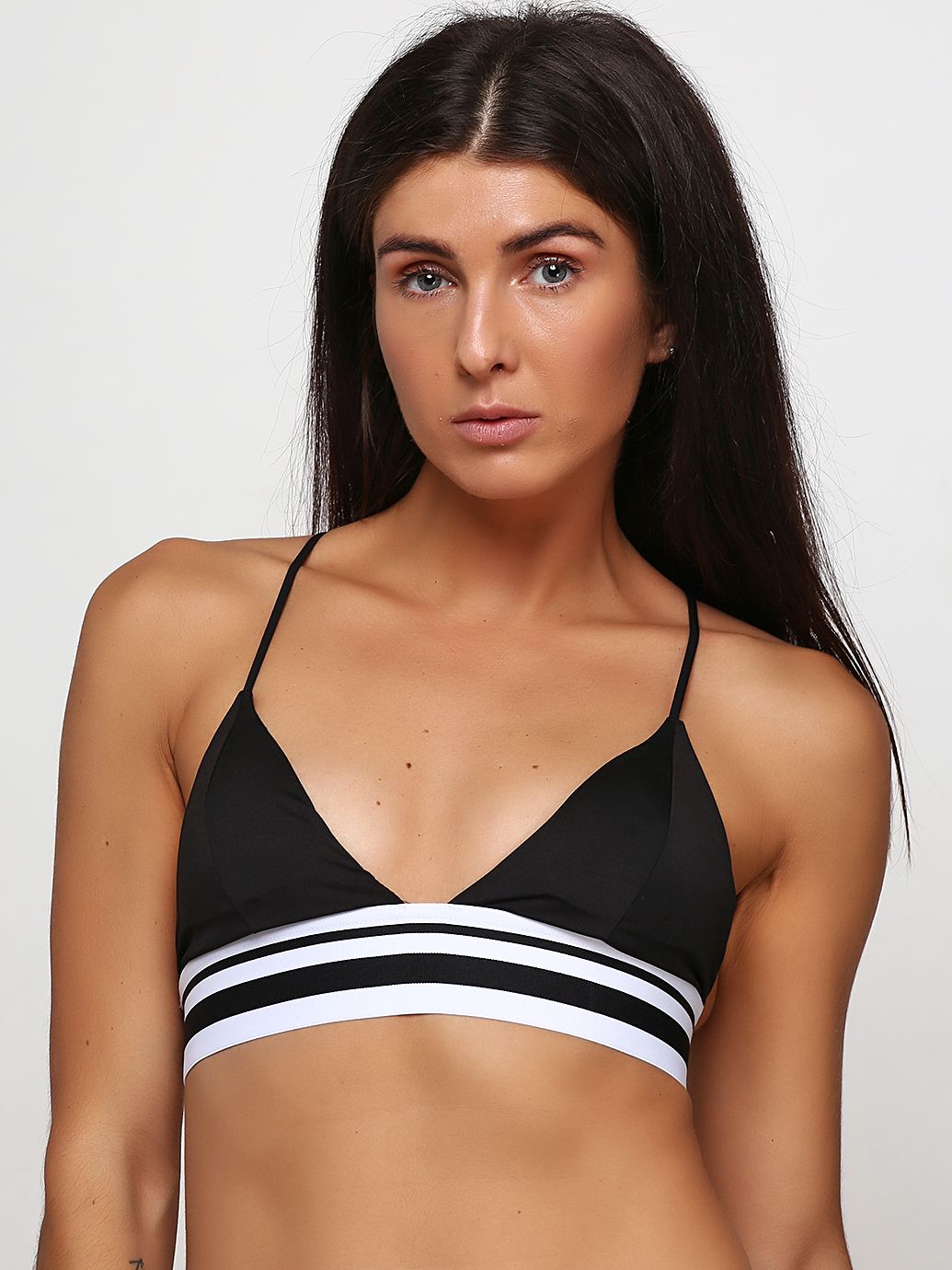 

Верхняя часть купальника H&M 5677287 36 Черная