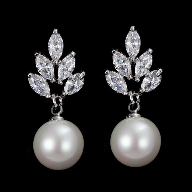

Серьги с жемчугом Классические DiaDemaGrand Серебряный с белым жемчугом (071810-15-2)
