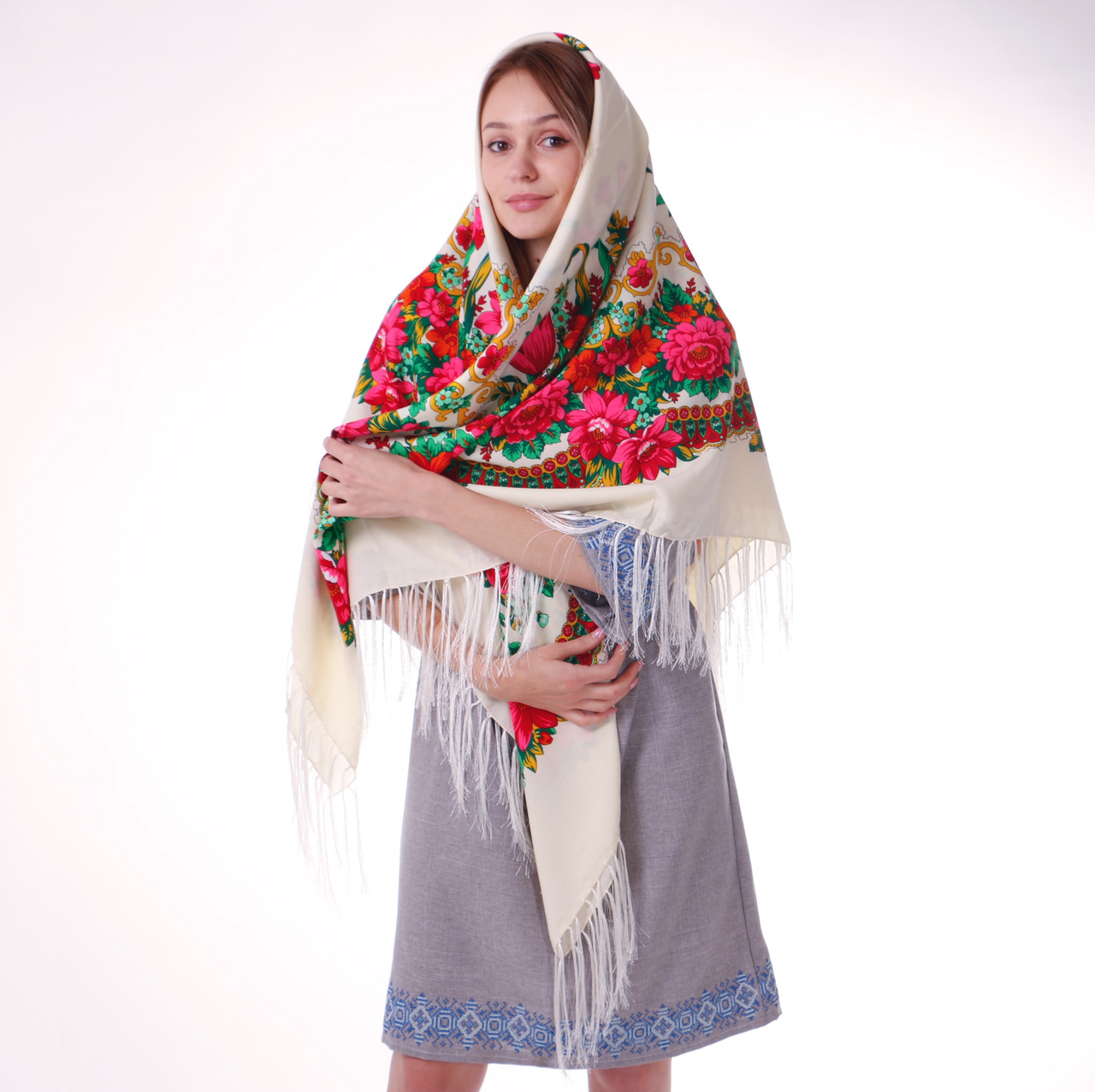 

Хустка велика кремова вовняна 140х140 см. Т140/50