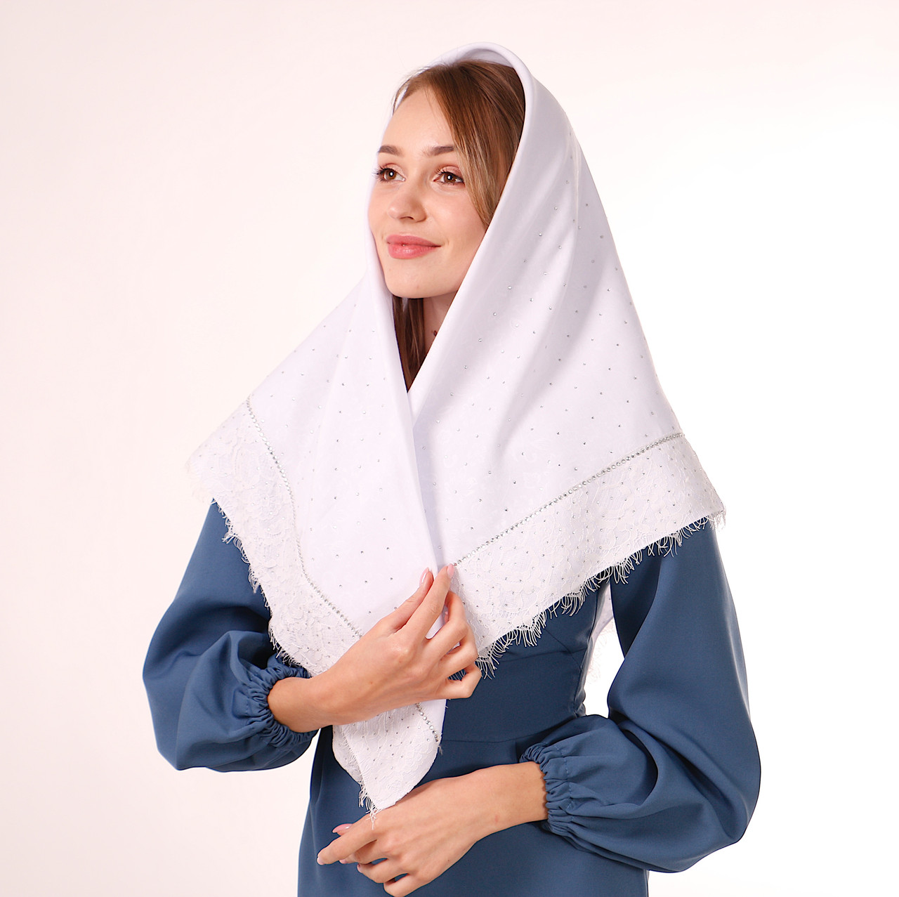 

Хустка біла кашемірова з камінцями 95х95 см. К95/48