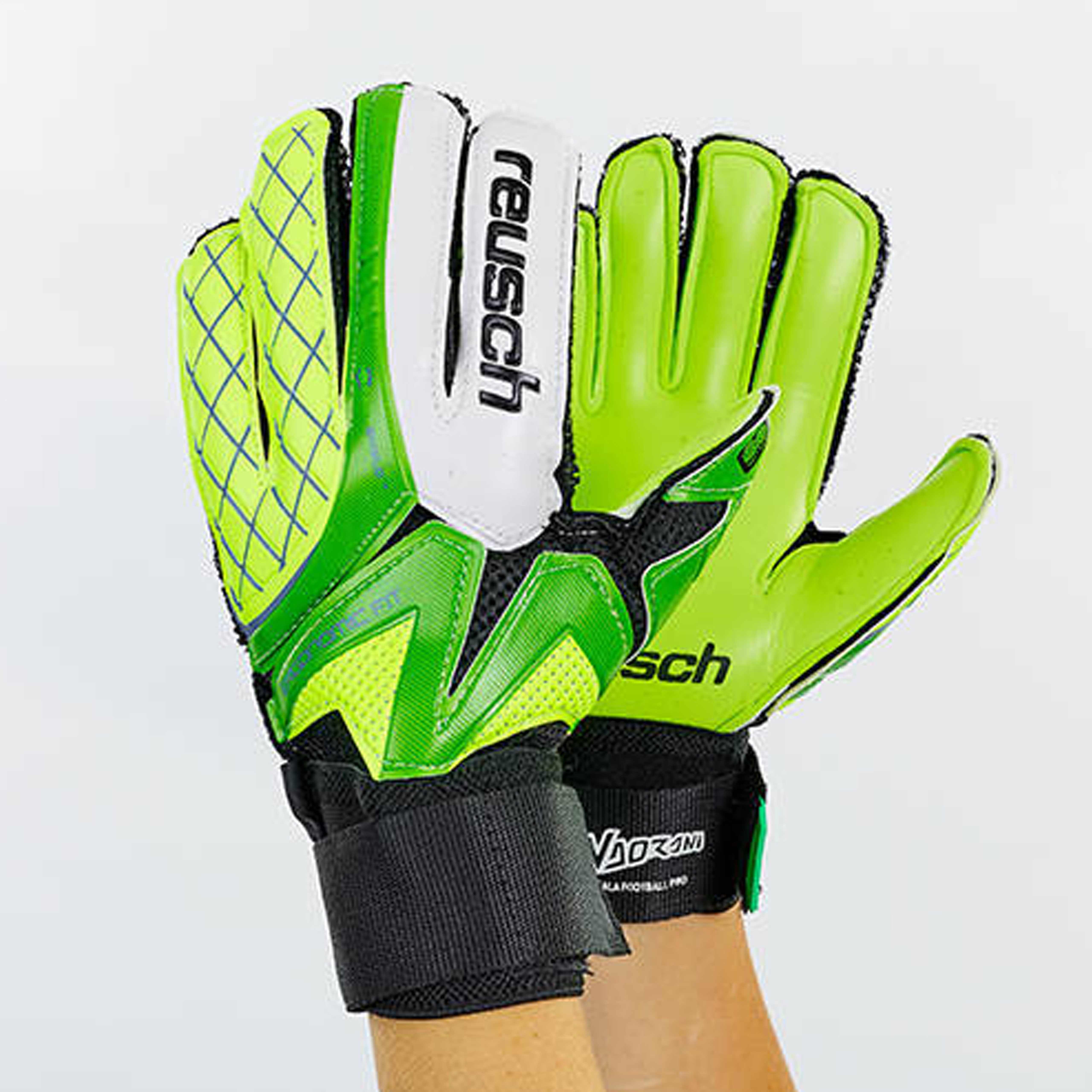 

Перчатки вратарские REUSCH Размер 8 FB-853-1