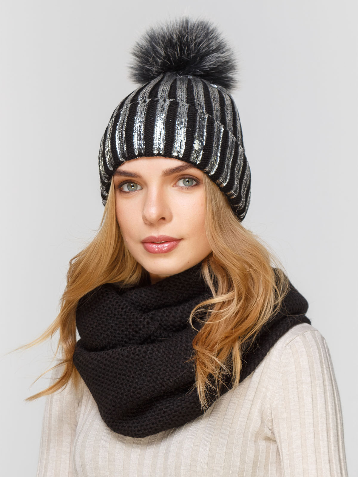

Комплект: шапка и шарф-снуд Fashion Star 54-60 Черный 6600518