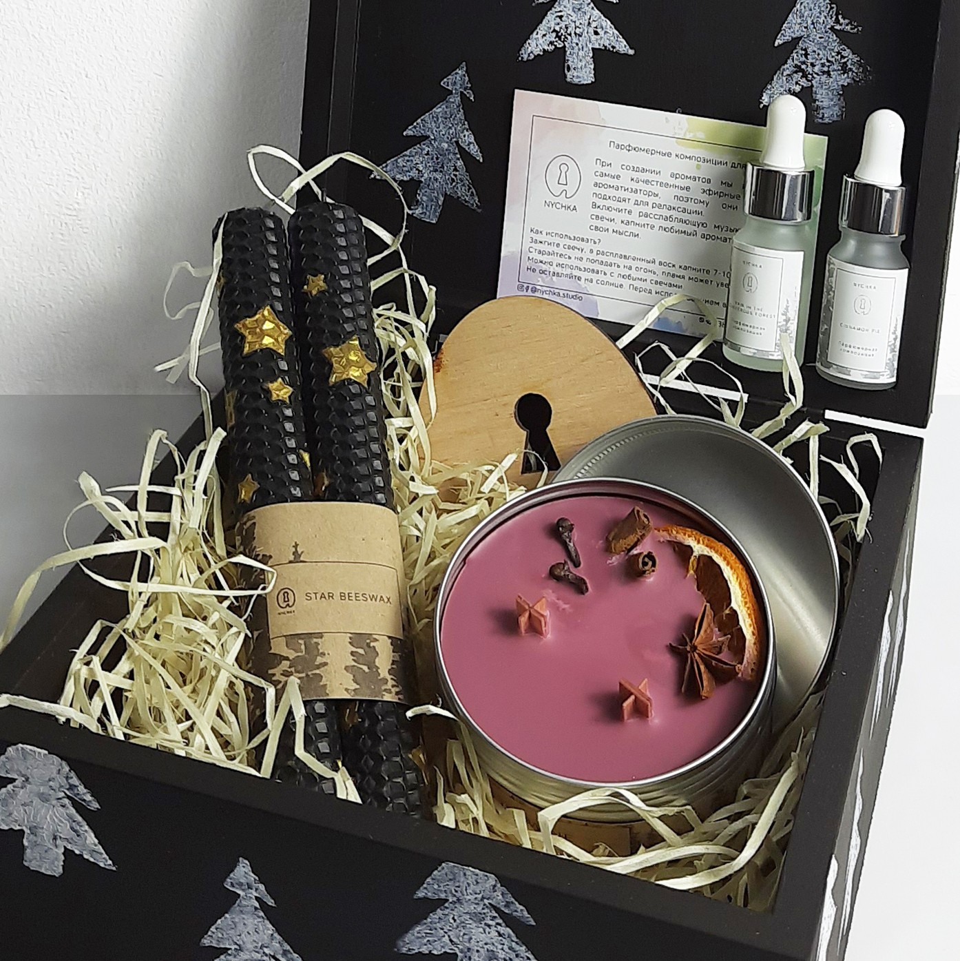 

Набор новогодний со свечами ручной работы NYCHKA CHRISTMAS GLINTWINE