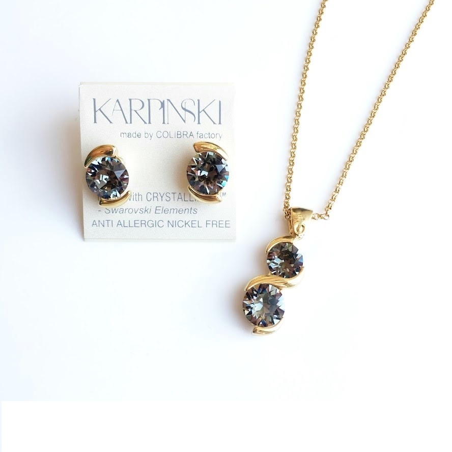 

Комплект Colibra серьги и подвеска с кристаллами Swarovski оливкового цвета