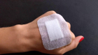 Пластырная повязка стерильная на рану Cosmopor Steril 7.2x5 см, 1 шт - изображение 4