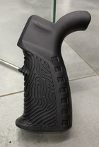 Рукоятка пистолетная прорезиненная для AR15 DLG TACTICAL (DLG-123), цвет Черный, с отсеком, "бобровый хвост" - изображение 1