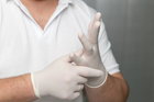 Латексные перчатки Medicom SafeTouch Strong (5,5 г) текстурированные без пудры размер L 100 шт. Белые - изображение 4
